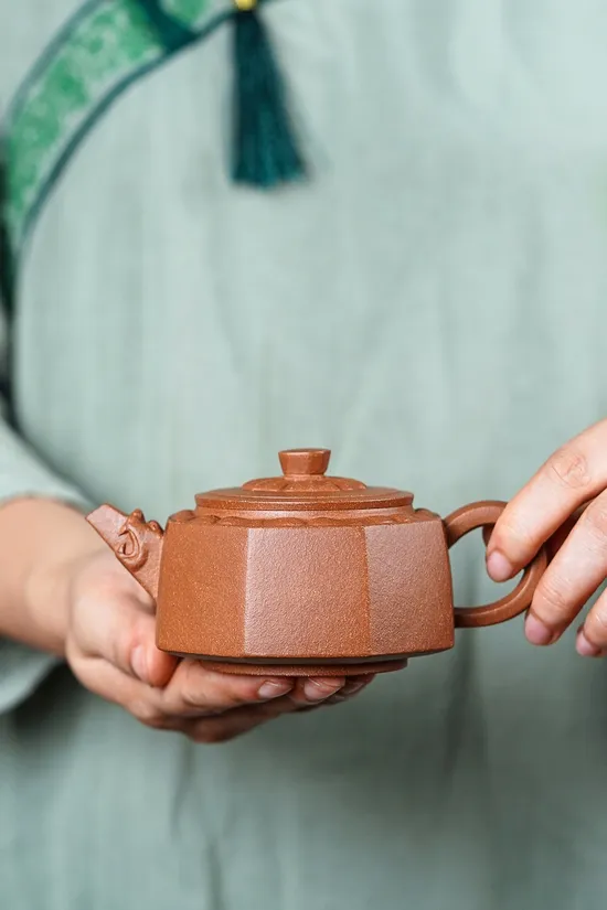 Zisha Teapots: Eight-Sided Dragon Veneration Set | 2100 CNY 7