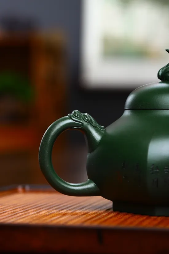 Zisha Teapots: Hexagonal Vase Lion | Green Clay 00cc 1