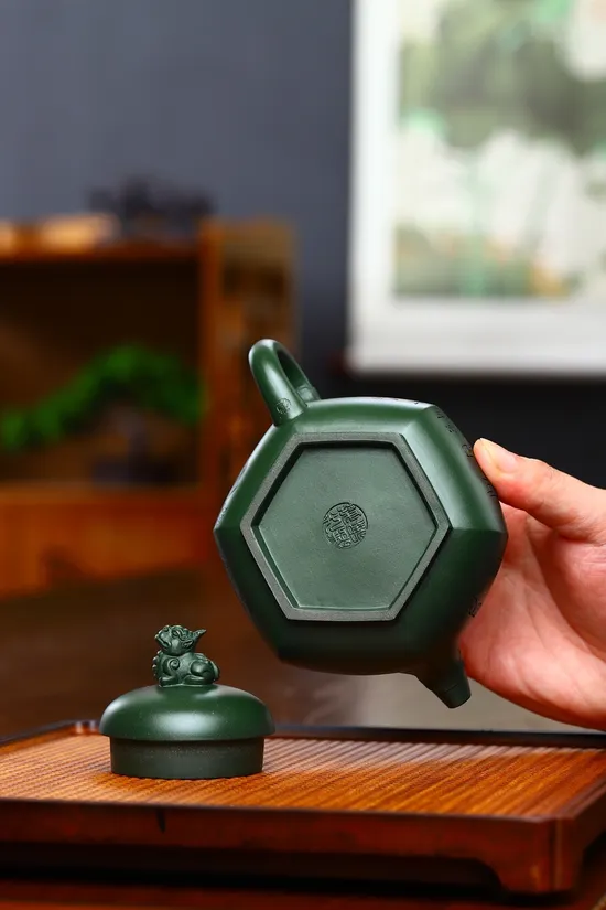 Zisha Teapots: Hexagonal Vase Lion | Green Clay 00cc 2