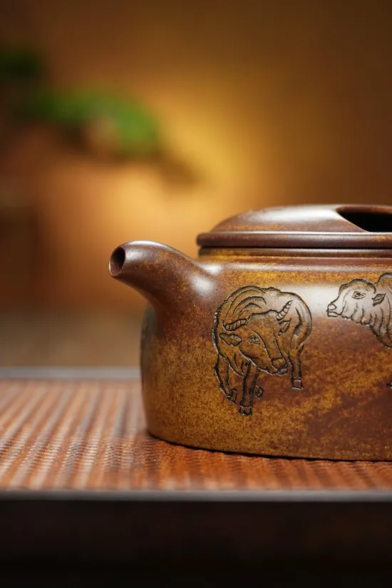 Zisha Teapots: Ox Lid | premium golden sand 4