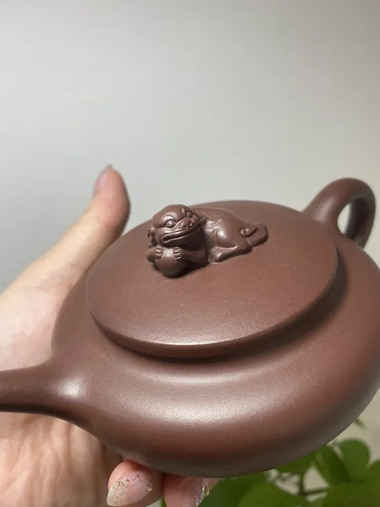 Zisha Teapots: Auspicious Treasures | 3000 CNY 8