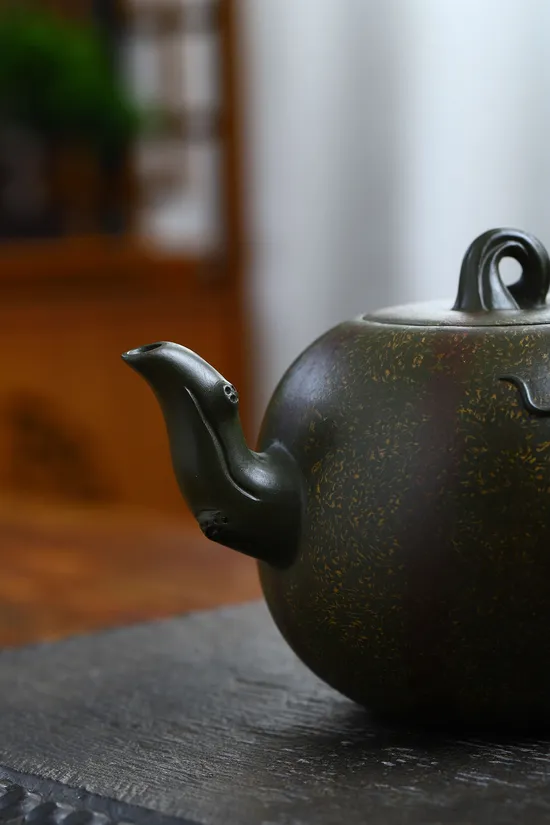 Zisha Teapots: Di Jiaojiao | original mine green clay 2