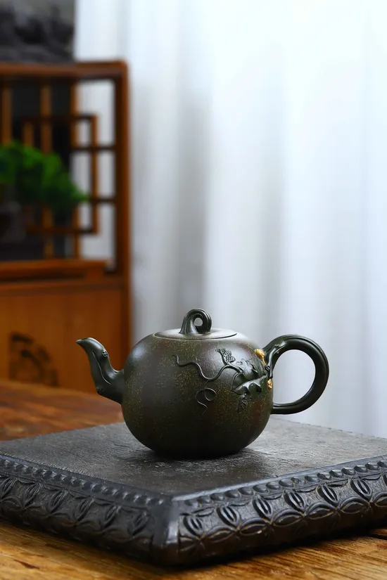 Zisha Teapots: Di Jiaojiao | original mine green clay 3