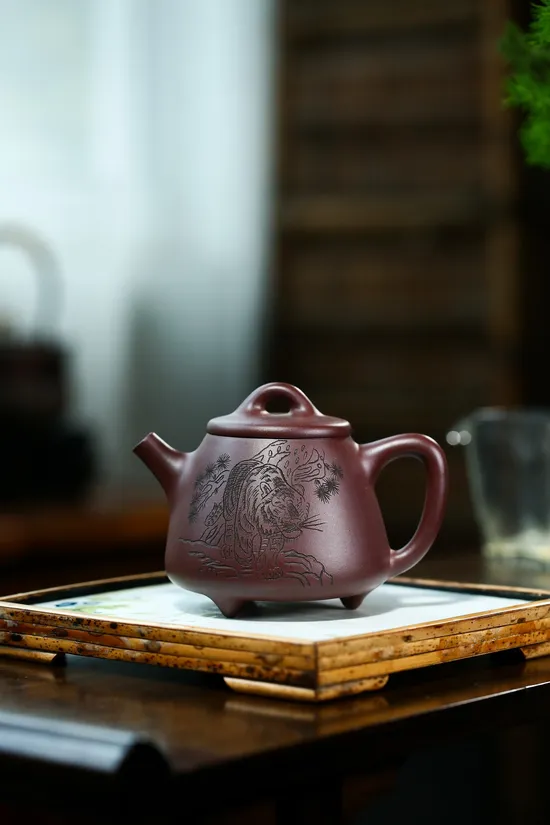 Zisha Teapots: 2400 CNY | Yu Zhen 1