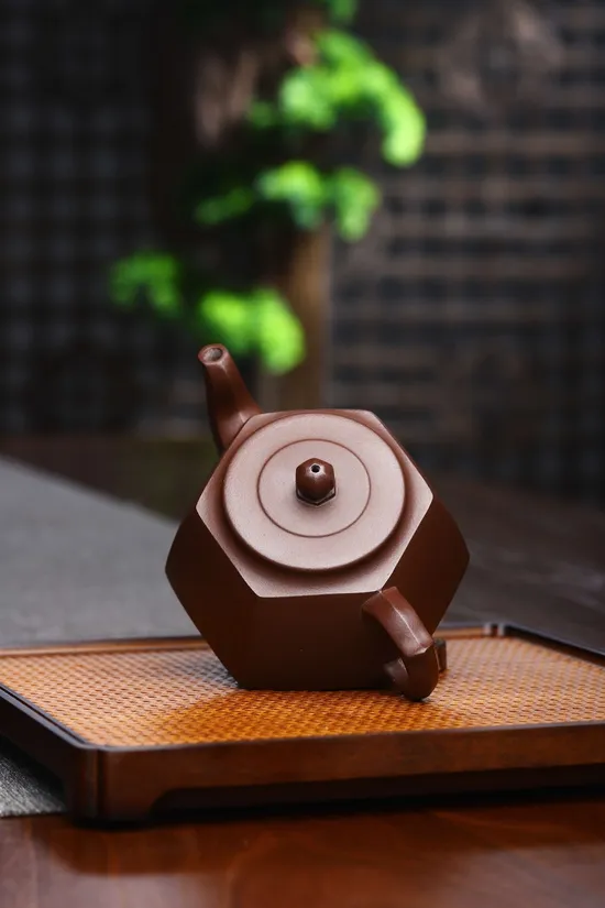 Zisha Teapots: stone red clay | 2100 CNY 1