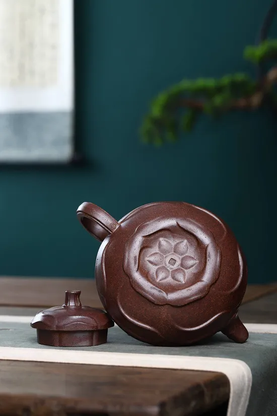 Zisha Teapots: Fan Xijun | Wind-Blown Hollyhock 2
