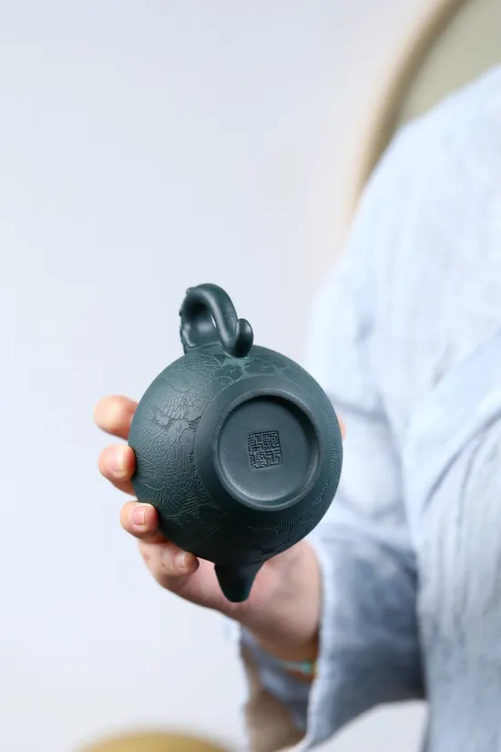 Zisha Teapots: Prosperous Dragon Lotus Seed | 1440 CNY 4
