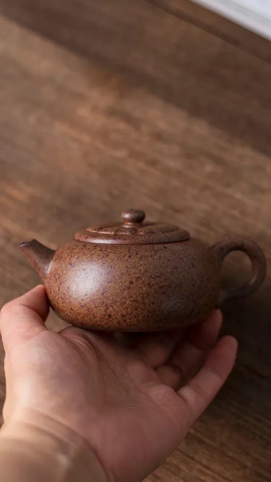 Zisha Teapots: Flat Round Chrysanthemum Knob Handle Pot | 3900 CNY 3