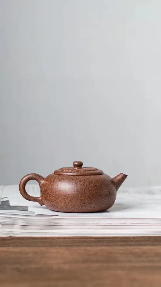Zisha Teapots: Flat Round Chrysanthemum Knob Handle Pot | 3900 CNY 4