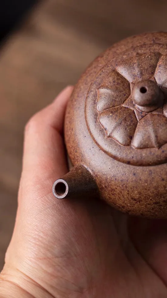 Zisha Teapots: Flat Round Chrysanthemum Knob Handle Pot | 3900 CNY 5