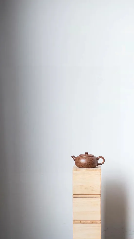 Zisha Teapots: Flat Round Chrysanthemum Knob Handle Pot | 3900 CNY 7