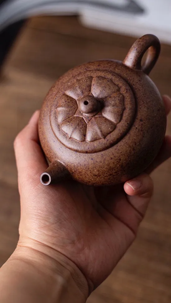 Zisha Teapots: Flat Round Chrysanthemum Knob Handle Pot | 3900 CNY 8