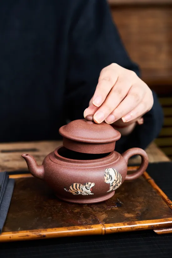 Zisha Teapots: Flat Lantern | 2700 CNY 4
