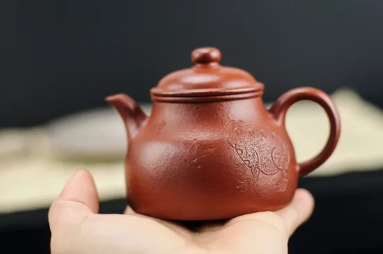 Premium Yixing Clay Teapot: Handcrafted Golden Toad Design 140cc 1