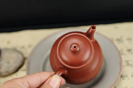 Premium Yixing Clay Teapot: Handcrafted Golden Toad Design 140cc 6