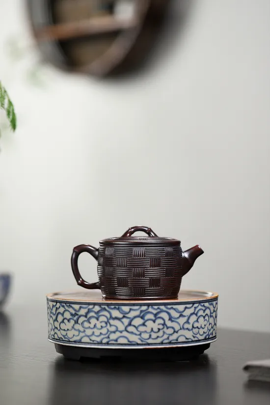 Zisha Teapots: Bamboo-Woven Han Tiles | Yang Junbao 3