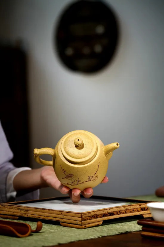 Yixing Zisha Teapot | Handcrafted Ceramics | Artisan Clay Teapots 1