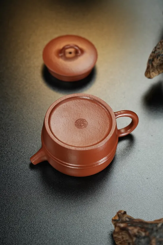 Zisha Teapots: CNY 1 | 050 | 130cc capacity | Yaoxian Julun design 1