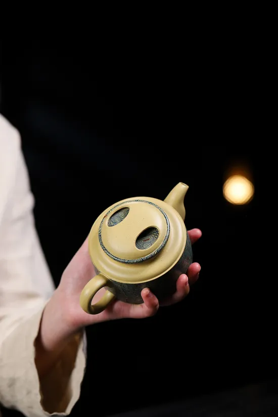 Zisha Teapots: Original Mine Benshan Green Clay | Transparent Inside and Out Twisted Clay Ox Lid 1