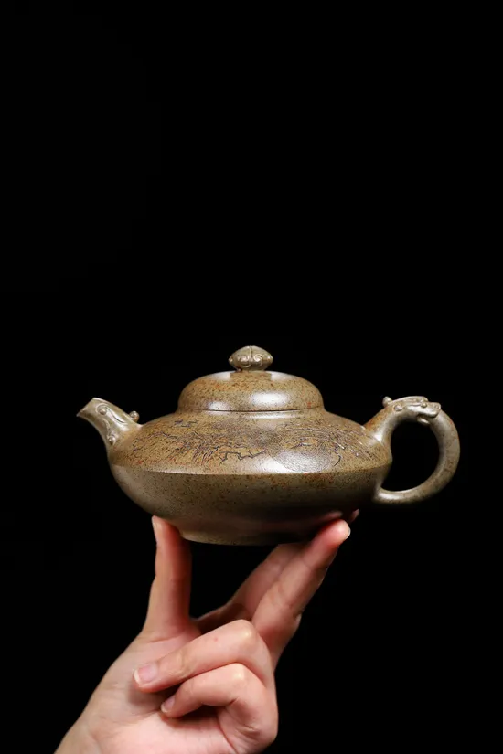 Zisha Teapots: 6000 CNY | He Huan 8