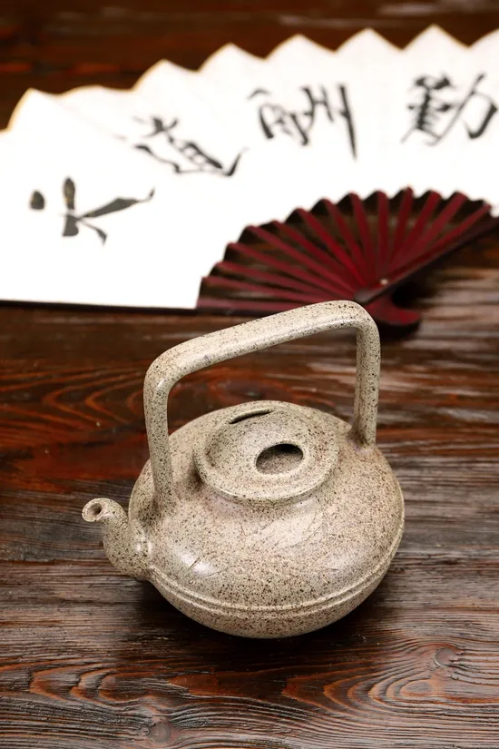 Zisha Teapots: Ox-Lid Handle | Price 3900 CNY 3