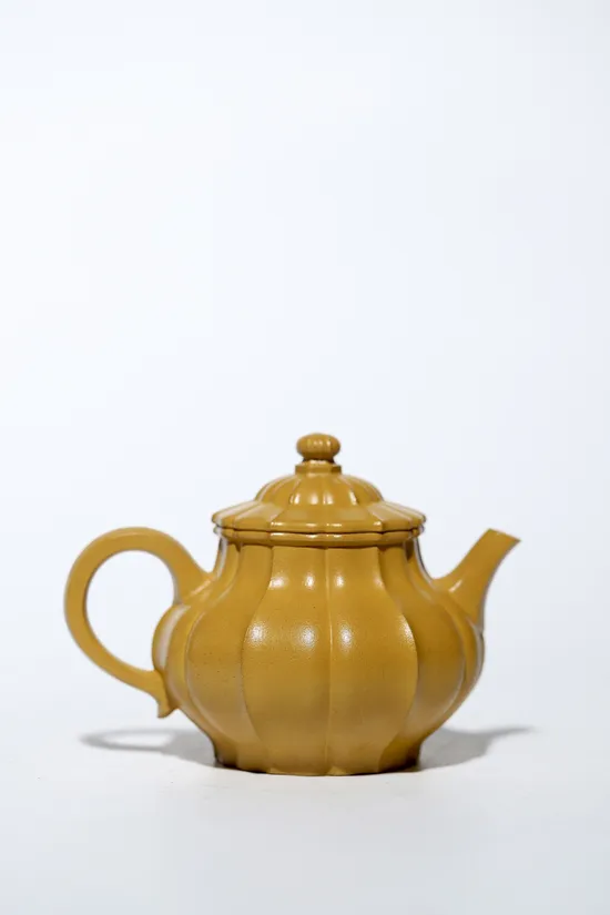Yixing Zisha Teapot | Handcrafted Golden Clay Artisan Teapot 280cc 1