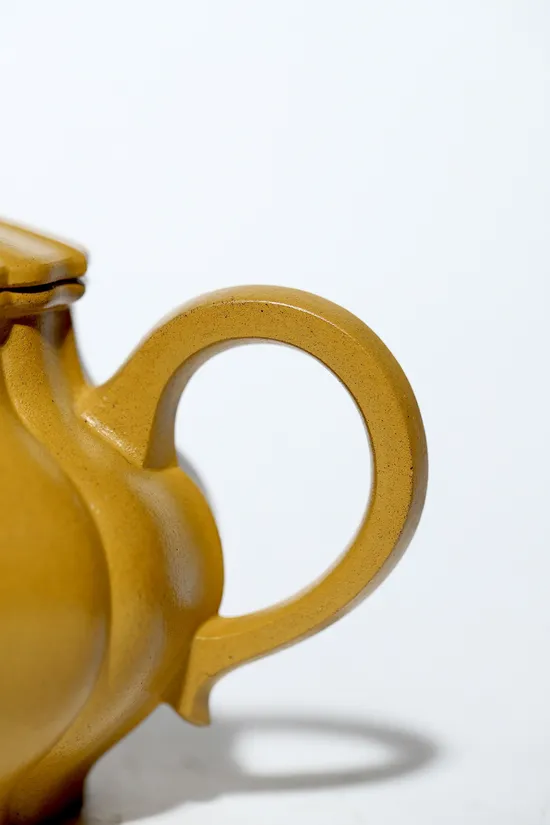 Yixing Zisha Teapot | Handcrafted Golden Clay Artisan Teapot 280cc 2