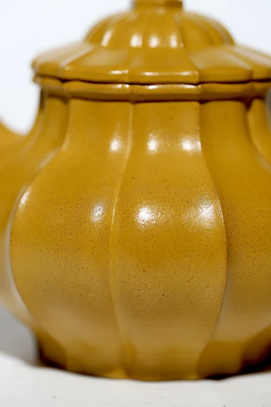 Yixing Zisha Teapot | Handcrafted Golden Clay Artisan Teapot 280cc 7