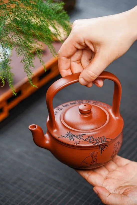 Zisha Teapots: 4200 CNY | Ti Xiang flying-handle 2