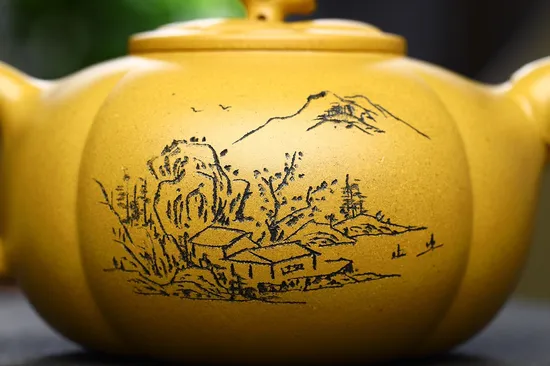 Zisha Teapots: Xu Liuming | Huangjin Duan clay | 2100 CNY 2