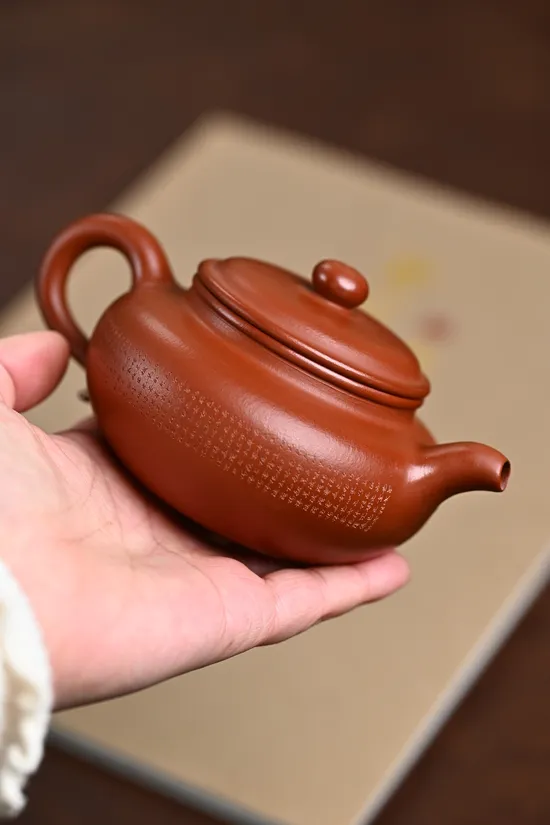 Zisha Teapots: premium wrinkled Zhu Ni clay | Heart Sutra engravings 5
