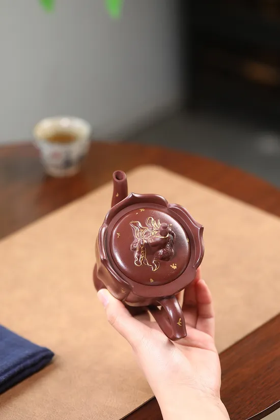 Zisha Teapots: 3300 CNY | Zen Lotus 2