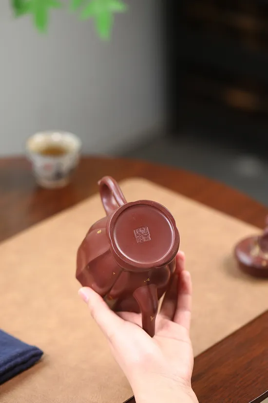 Zisha Teapots: 3300 CNY | Zen Lotus 3