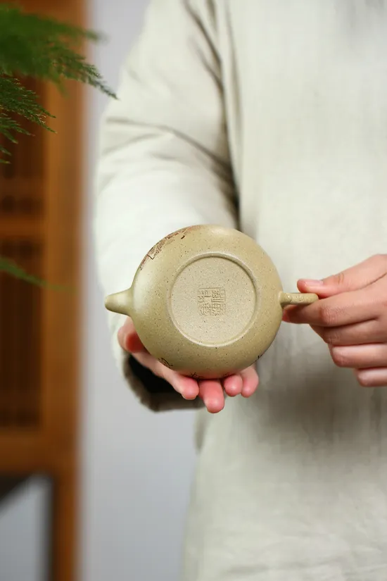 Zisha Teapots: original mine green clay | Master Zhongjie Sheng 1