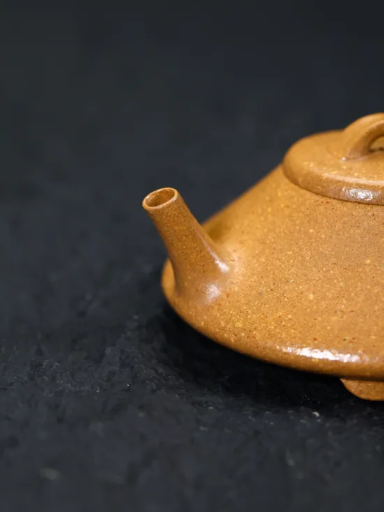 Zisha Teapots: Huangjinduan Clay | 140cc Capacity 1
