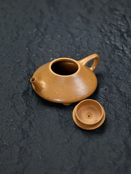 Zisha Teapots: Huangjinduan Clay | 140cc Capacity 7