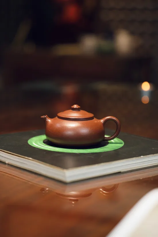 Zisha Teapots: Flat Straw Hat | top-grade Jiangpo clay 2