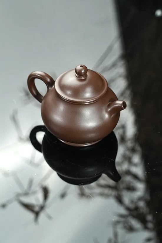 Zisha Teapots: old purple clay | inset 9-hole design 2