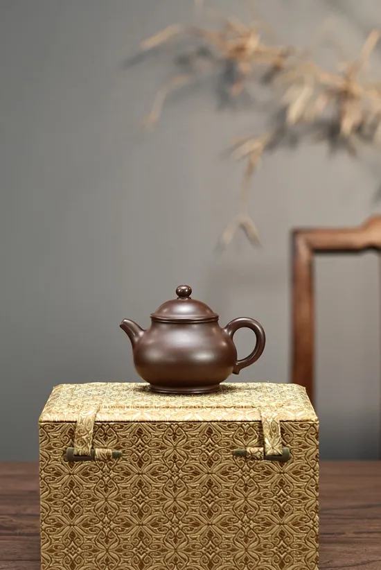 Zisha Teapots: old purple clay | inset 9-hole design 5