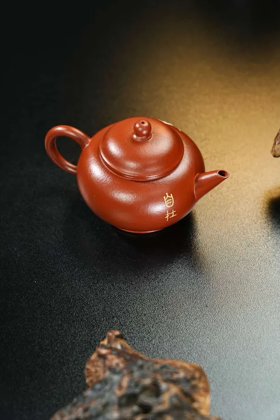 Zisha Teapots: 1050 CNY | 130ml capacity | raw Zhuni clay 1