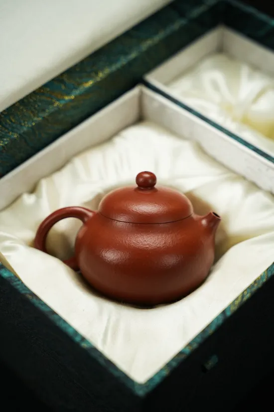 Zisha Teapots: Handcrafted Wendan-style | 220cc Capacity | 30-mesh Zhuni Clay 1