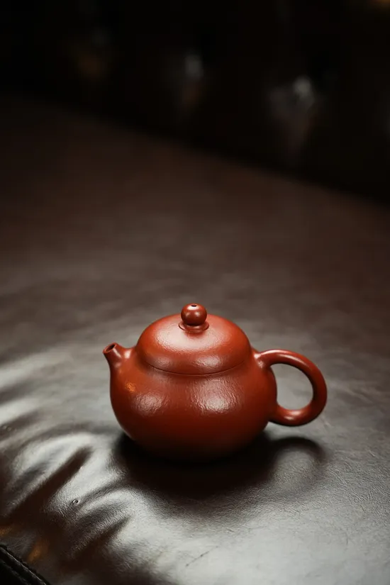 Zisha Teapots: Handcrafted Wendan-style | 220cc Capacity | 30-mesh Zhuni Clay 2