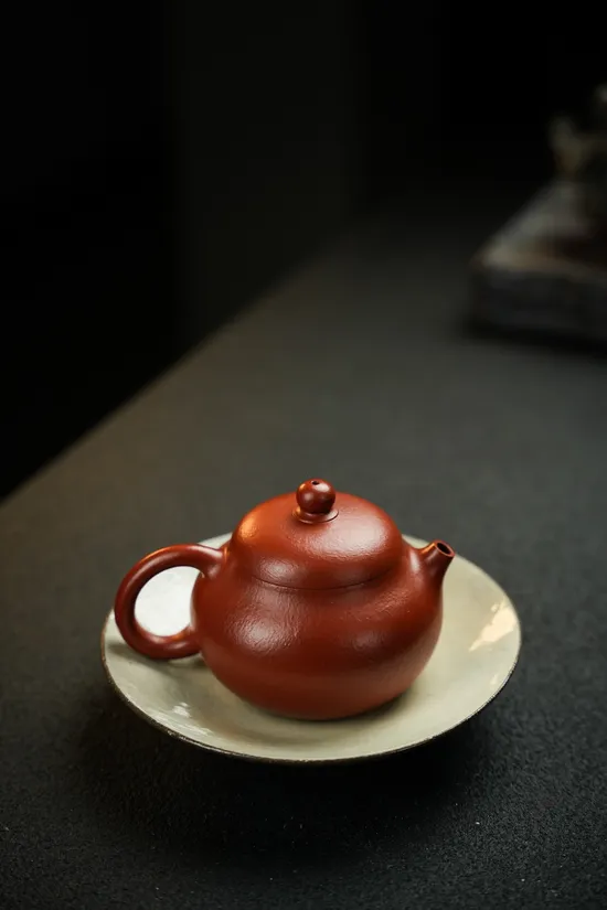 Zisha Teapots: Handcrafted Wendan-style | 220cc Capacity | 30-mesh Zhuni Clay 3