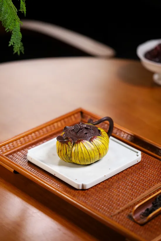 Zisha Teapots: Bubushenglian | 2700 CNY 2