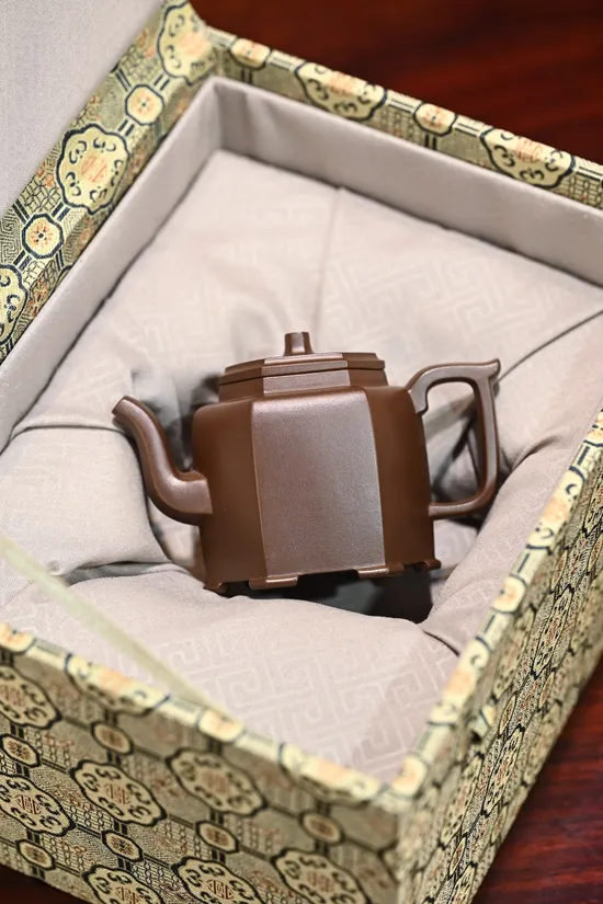 Zisha Teapots: six-sided design | premium purple clay 1