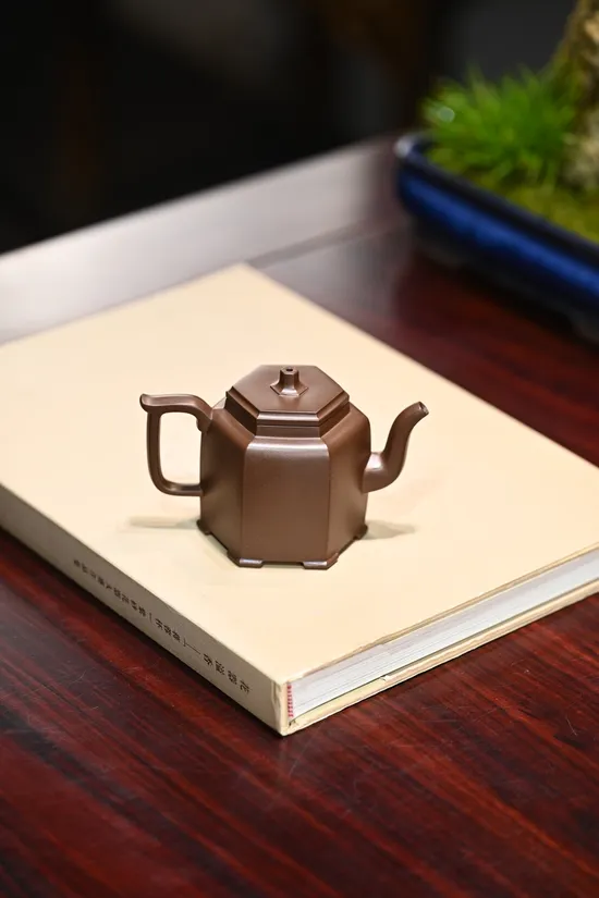 Zisha Teapots: six-sided design | premium purple clay 4