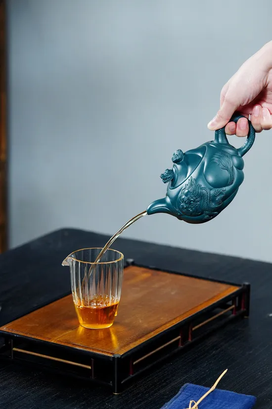 Zisha Teapots: Fish Turning into Dragon | Jiang Yaping 6