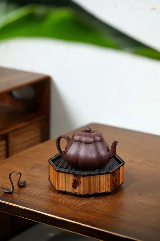 Zisha Teapots: Ribbed Pear-shaped | Jiang Yaping | 240cc capacity 2