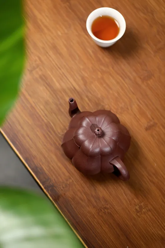Zisha Teapots: Ribbed Pear-shaped | Jiang Yaping | 240cc capacity 3