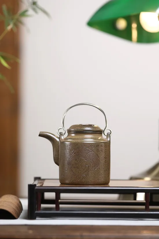 Premium Yixing Zisha Clay Teapot – Handcrafted Artisan Masterpiece 3